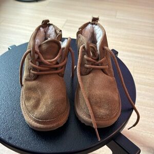 Kids size 11 ugg brown chestnut